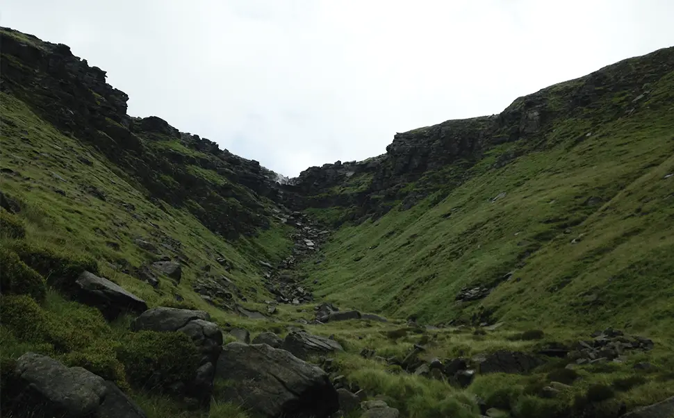 The approach along the river kinder