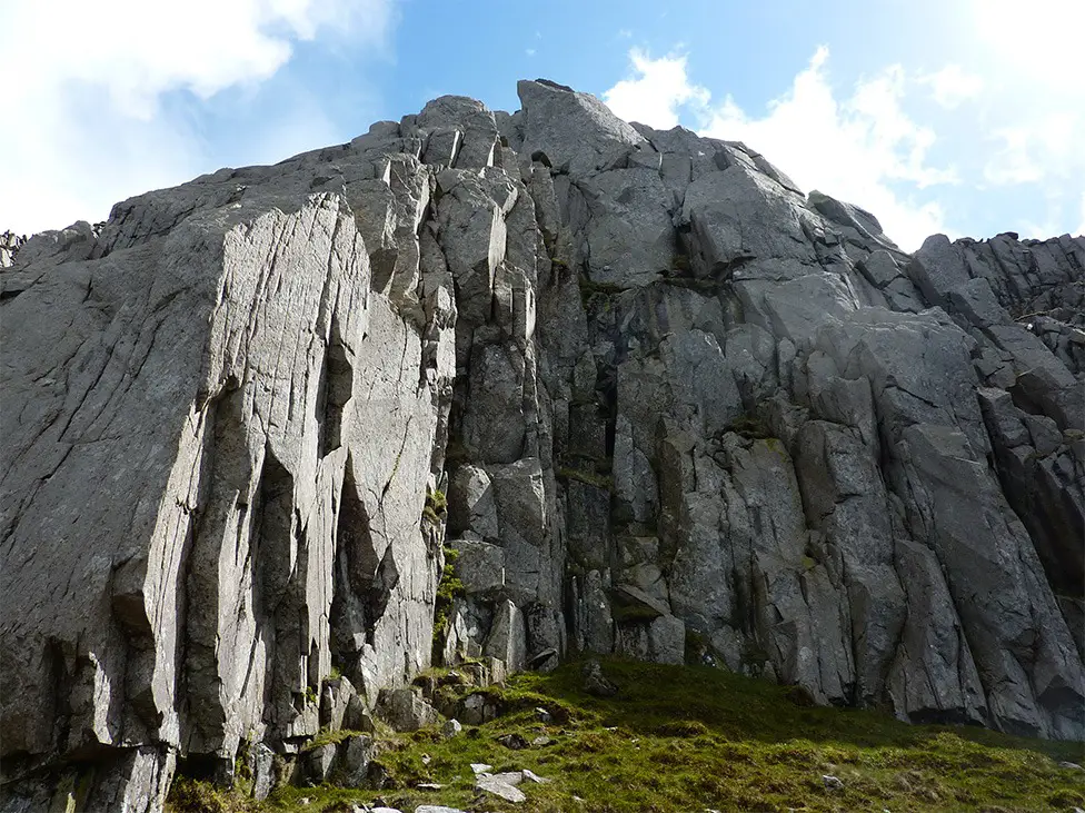 The courtyard at the base of Dolmen Buttress