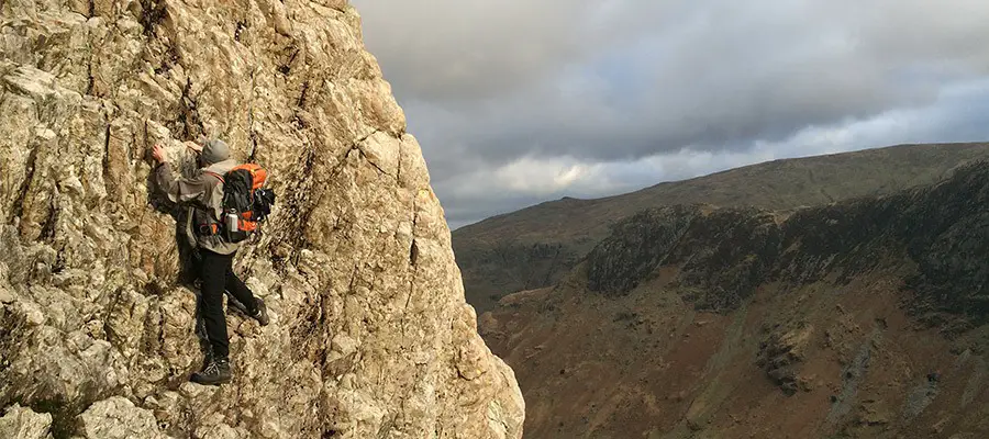 Cam Crag ridge wall scramble