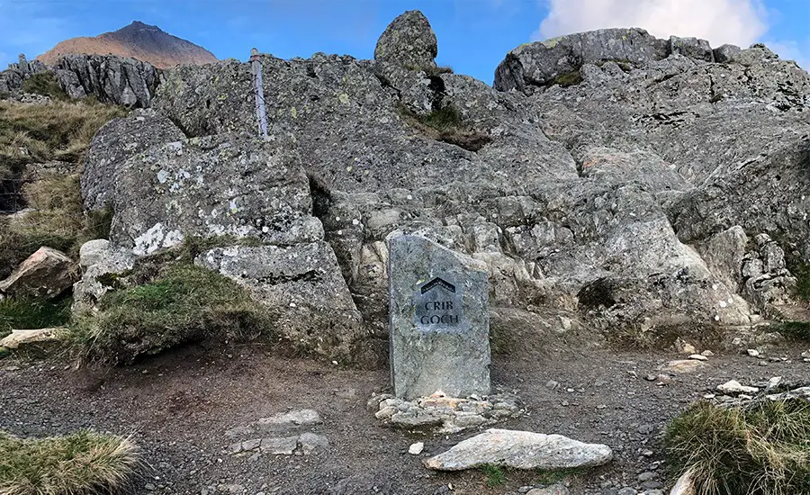 Way stone on Crib Goch