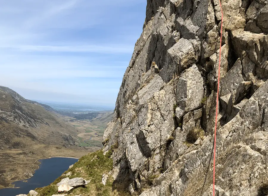 cneifion arete bottom