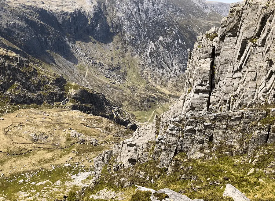 ridge line of cneifion arete